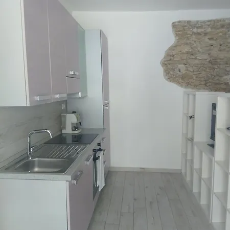 Il Mandorlo Apartment *